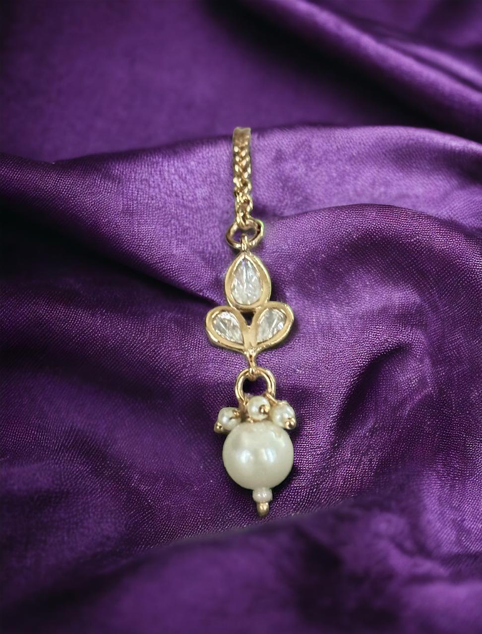 Miniature Elegance: Kids' Kundan & Pearl Maang Tikka