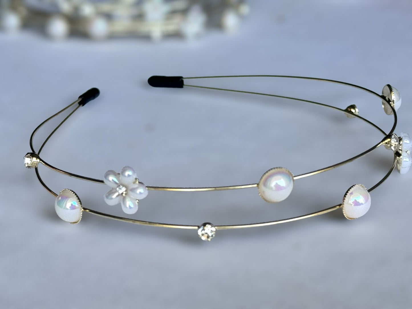 Tiny Coco Silver Metallic Headband: Classic Pearls with a Modern Twist