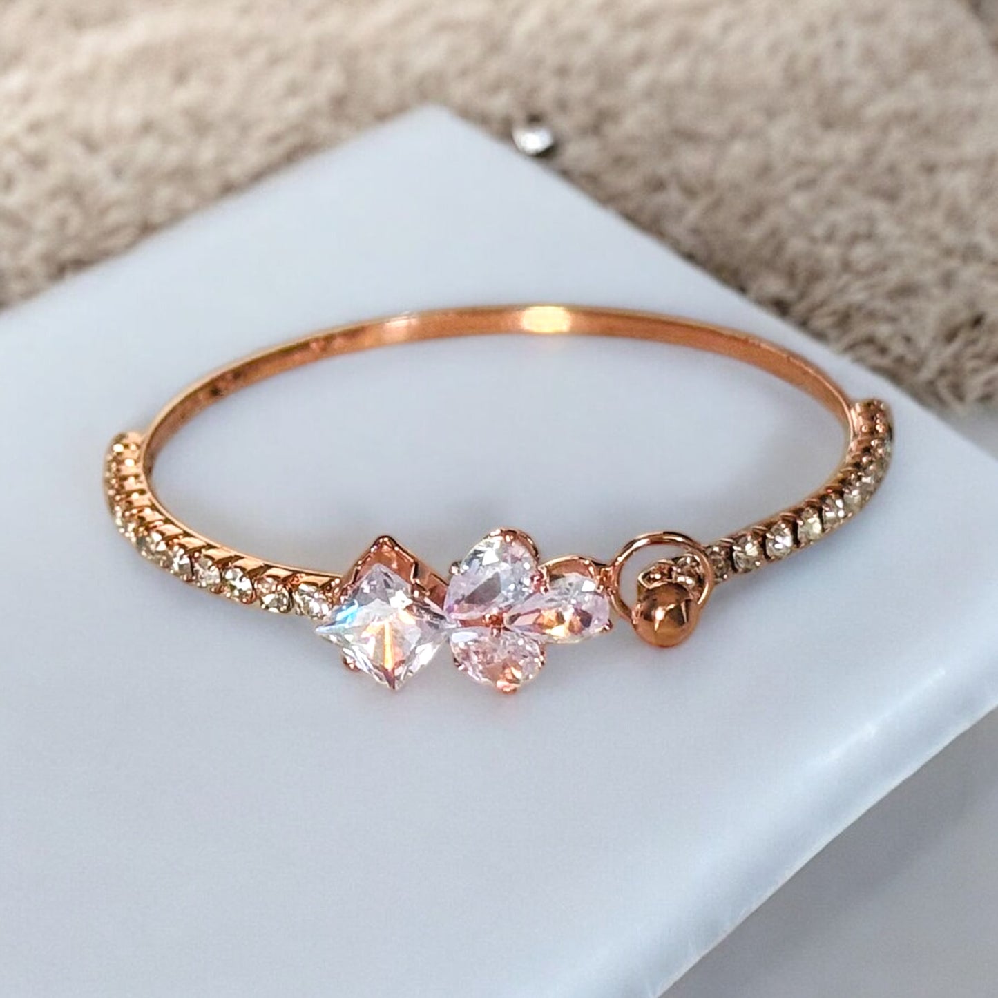 Shimmering Flower Bracelet