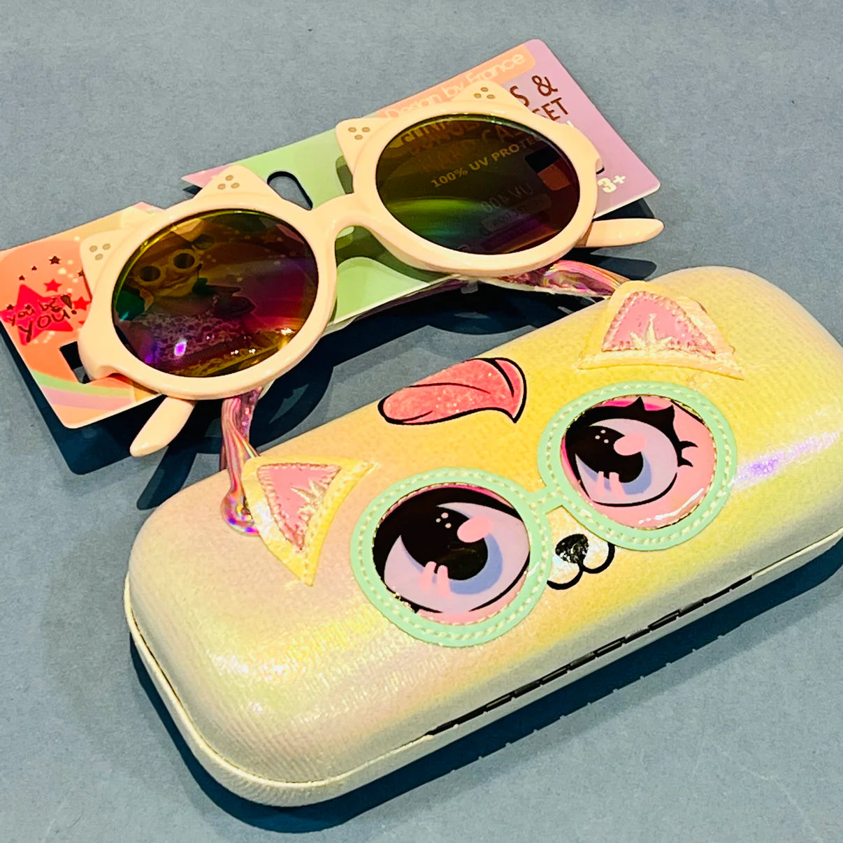 Sunglasses with case set