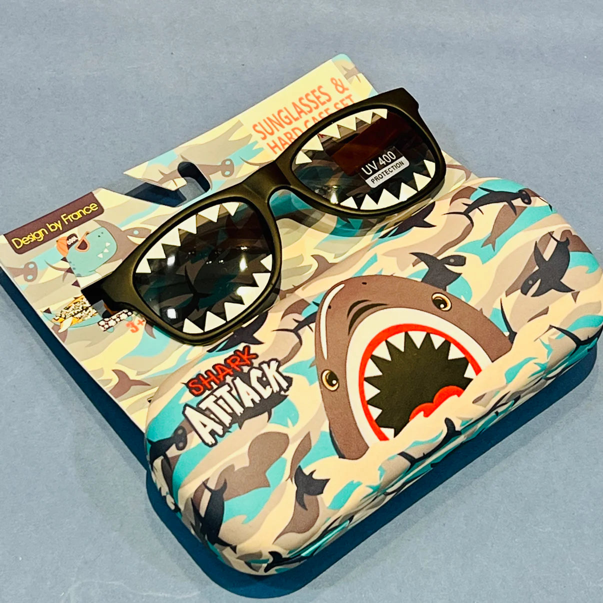 Sunglasses with case set